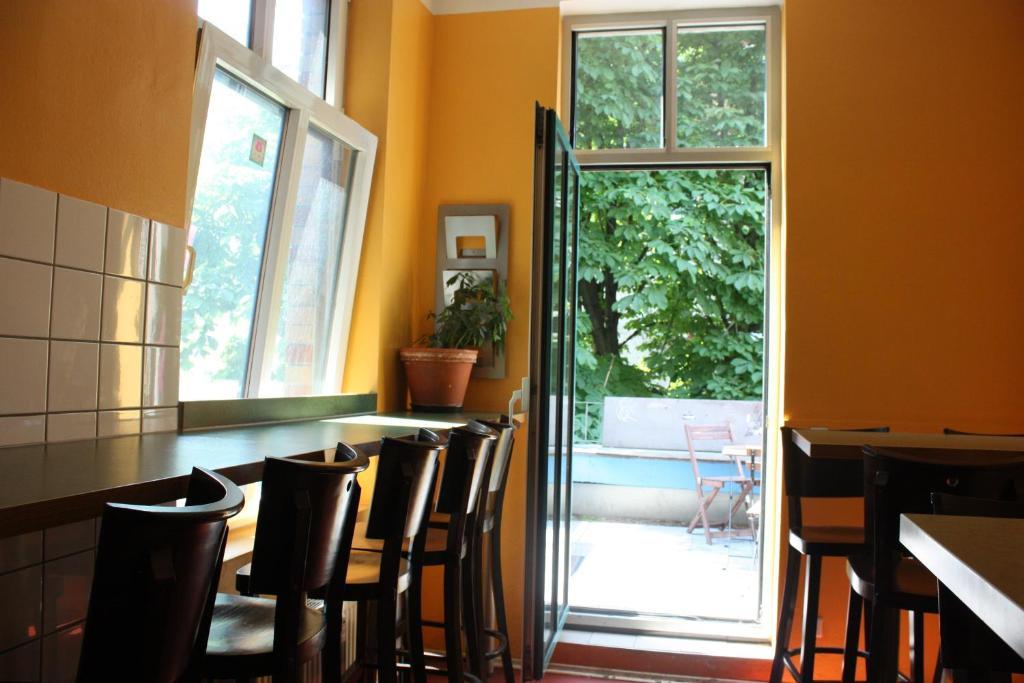 Baxpax Kreuzberg Hostel Берлин Экстерьер фото